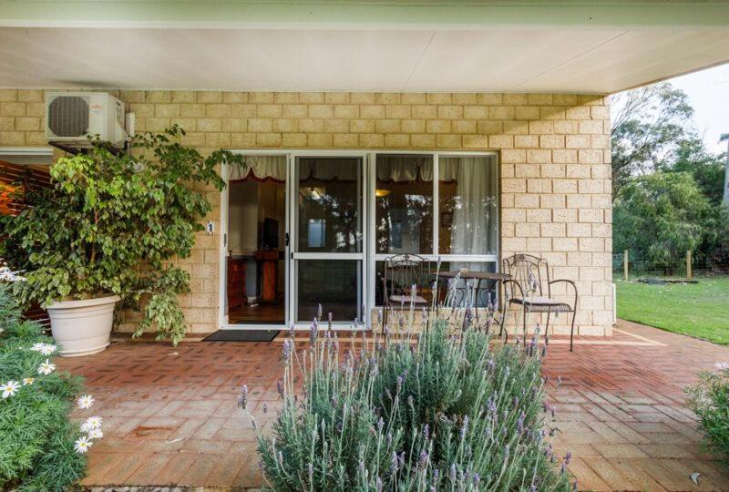Inn The Tuarts Guest Lodge Busselton Accommodation - Adults Only Exterior foto