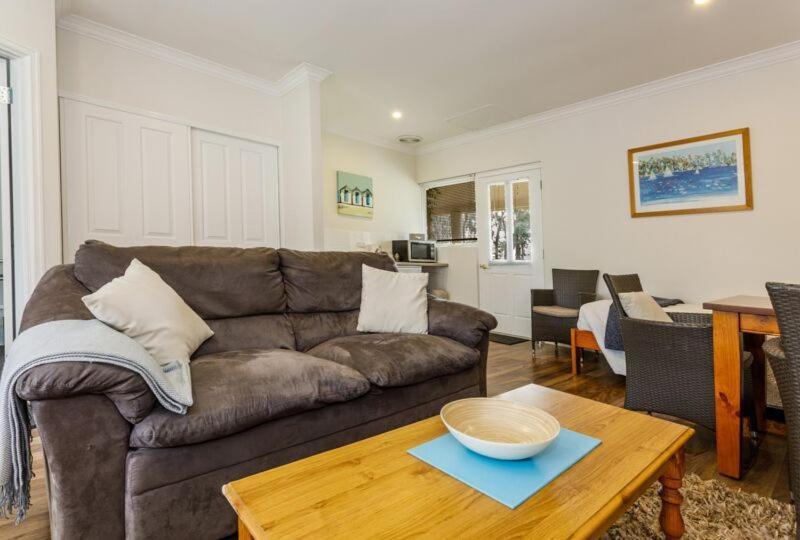 Inn The Tuarts Guest Lodge Busselton Accommodation - Adults Only Exterior foto